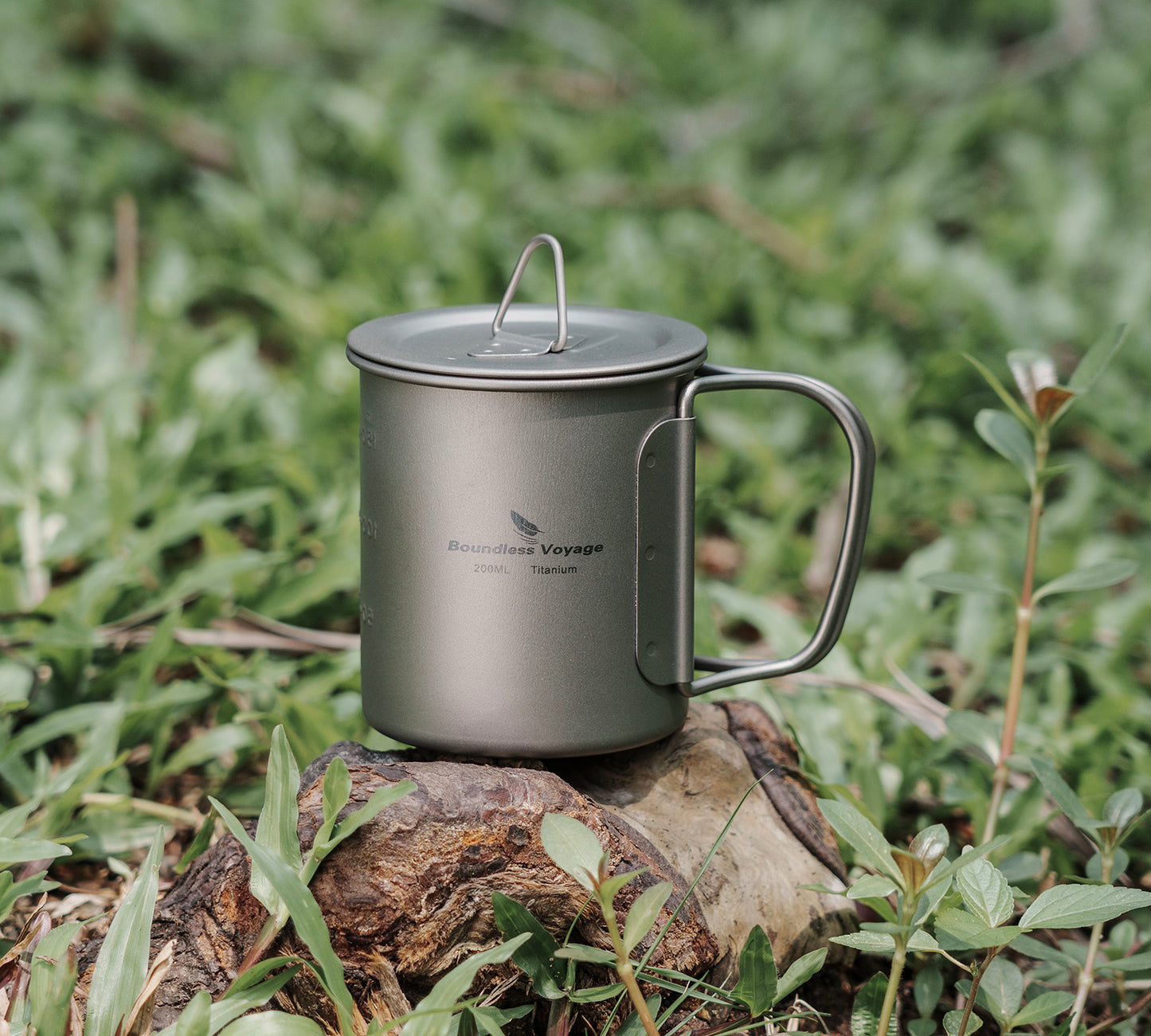 Unlimited Voyage 200ml Titanium Alloy Cup with Lid and Folding Handle for Outdoor Camping Ultra-Light Water Tea and Coffee Cup