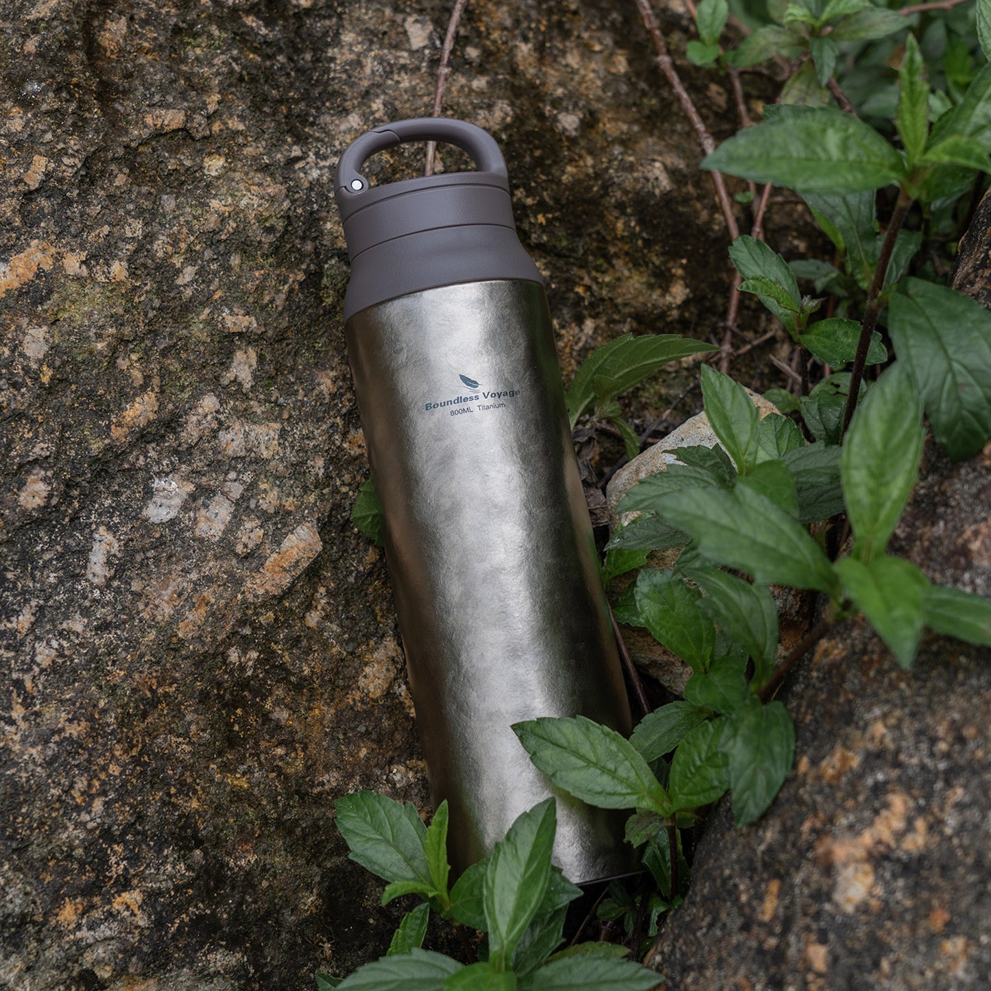 Boundless Voyage Titanium Water Bottle Vacuum Insulated Flask with Lid Water Jug, Keeps Hot or Cold (27oz/800ml)