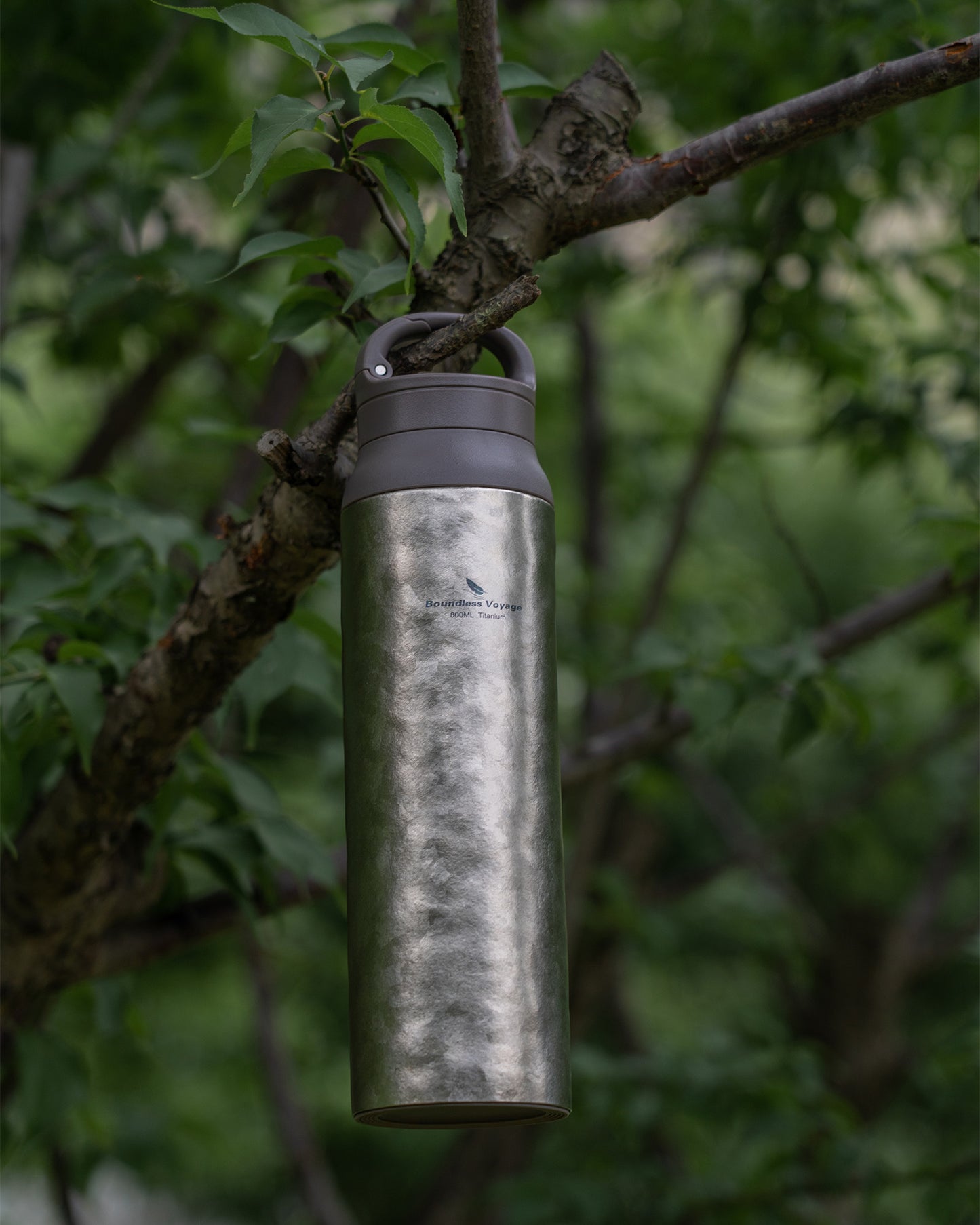 Boundless Voyage Titanium Water Bottle Vacuum Insulated Flask with Lid Water Jug, Keeps Hot or Cold (27oz/800ml)