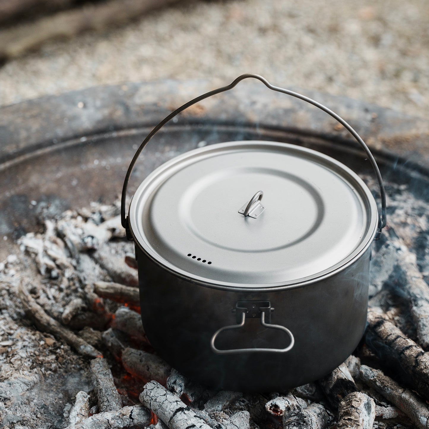 Boundless Voyage 2900ml TA1 Titanium Hanging Pot – Ultralight Large-Capacity Cooking Pot for Camping, Backpacking & Outdoor Bushcraft