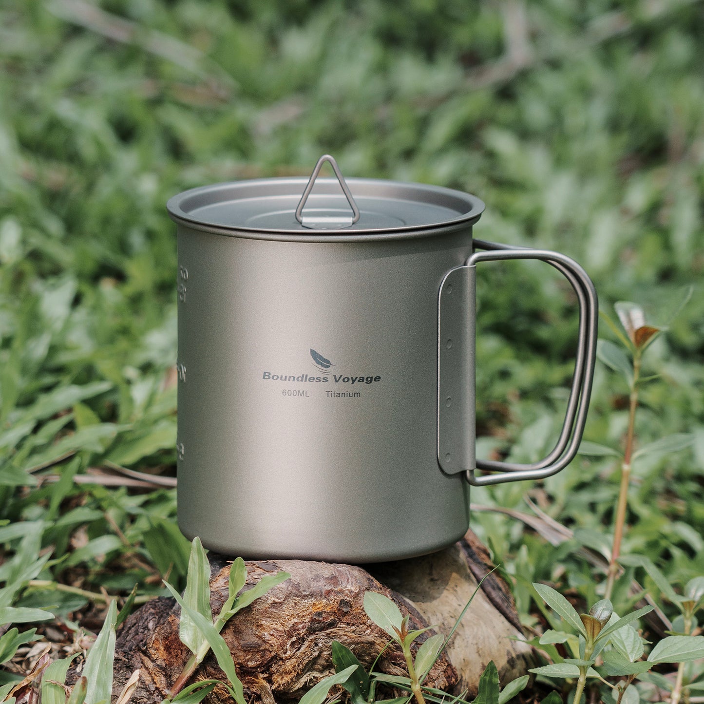 Unlimited Voyage 450ml Titanium Alloy Cup with Lid and Folding Handle for Outdoor Camping Ultra-Light Water Tea and Coffee Cup