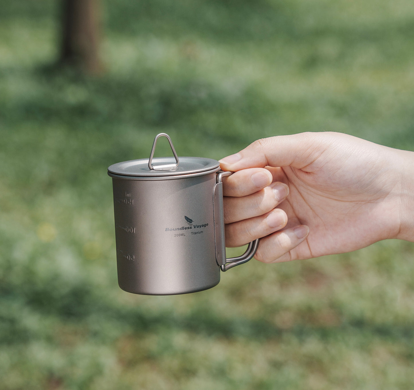 Unlimited Voyage 450ml Titanium Alloy Cup with Lid and Folding Handle for Outdoor Camping Ultra-Light Water Tea and Coffee Cup