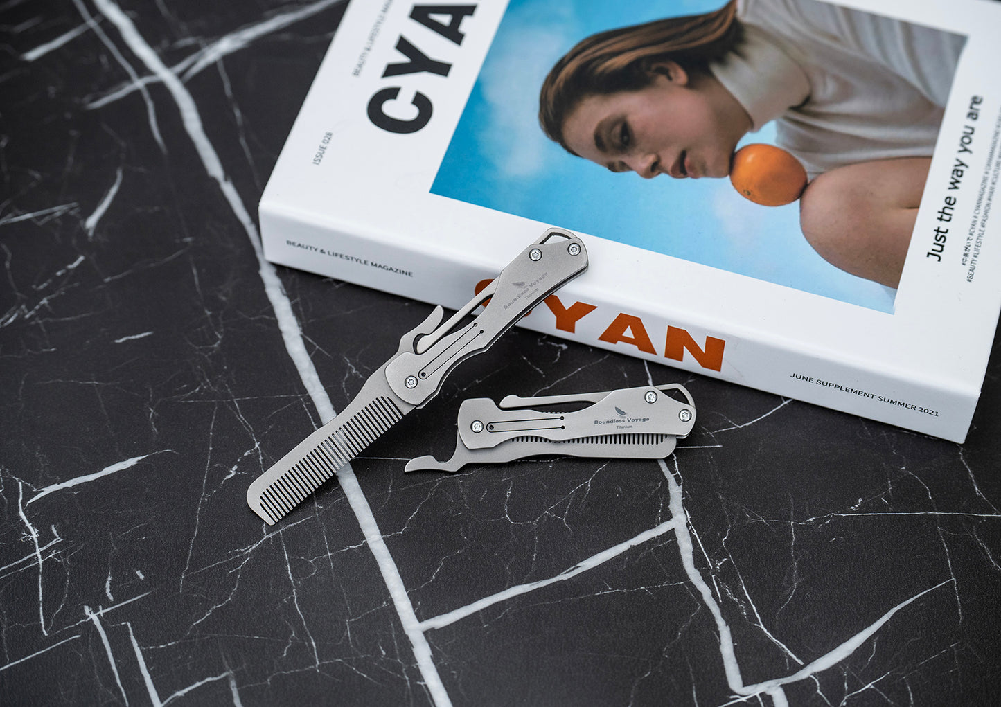 Outdoor Titanium Folding Comb – Lightweight EDC Survival & Self-Defense Gadget