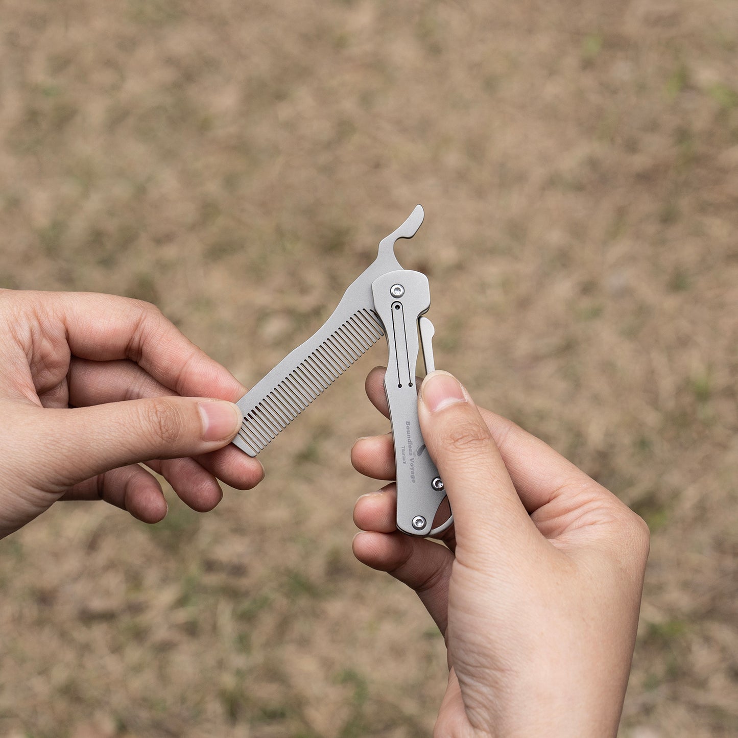 Outdoor Titanium Folding Comb – Lightweight EDC Survival & Self-Defense Gadget